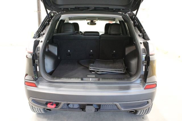 Used 2022 Jeep Cherokee Trailhawk image 13