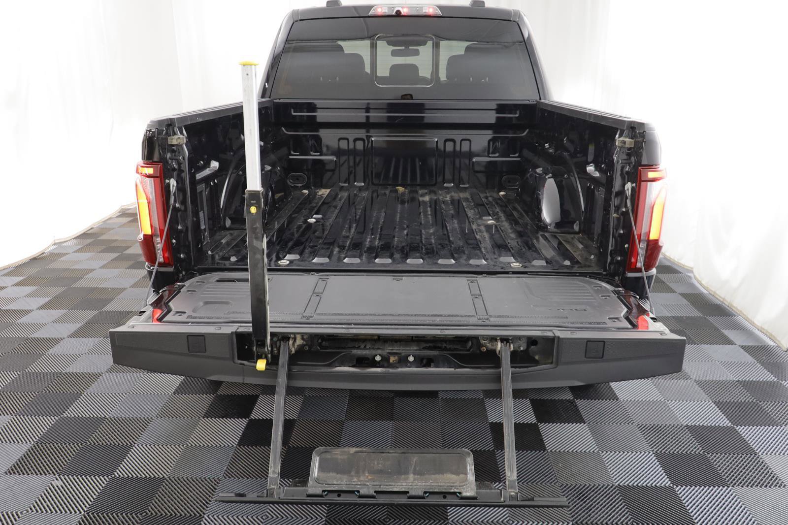 Used 2024 Ford F150 Raptor image 22