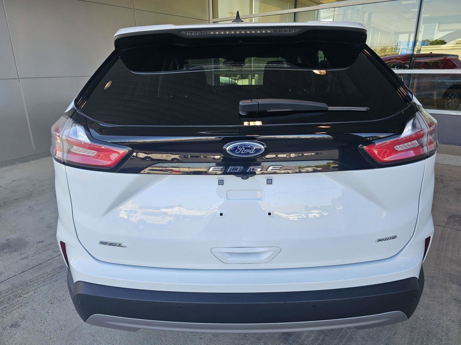 Used 2022 Ford Edge SEL w/ Convenience Package image 4