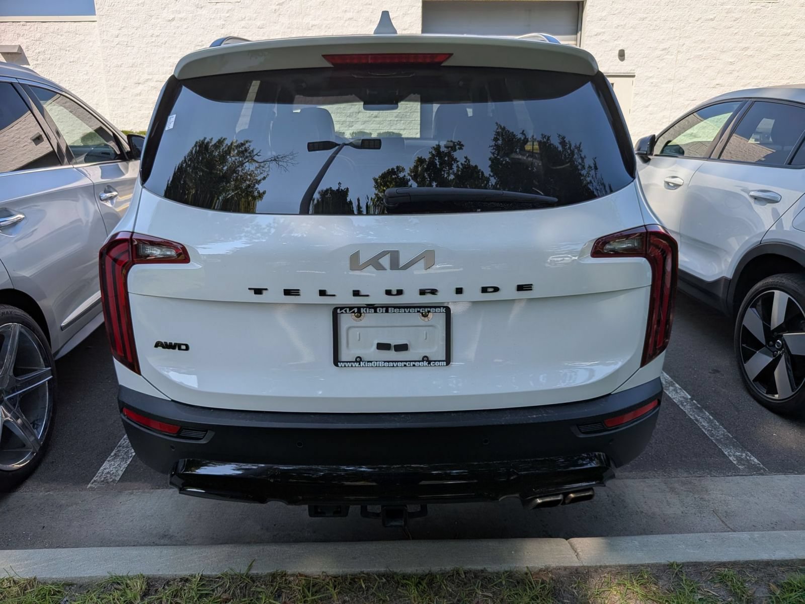 Used 2022 Kia Telluride SX w/ Nightfall Edition Package AWD/4WD image 3