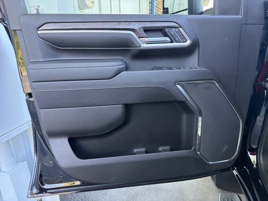 Used 2025 Chevrolet Silverado 2500 LTZ AWD/4WD image 22