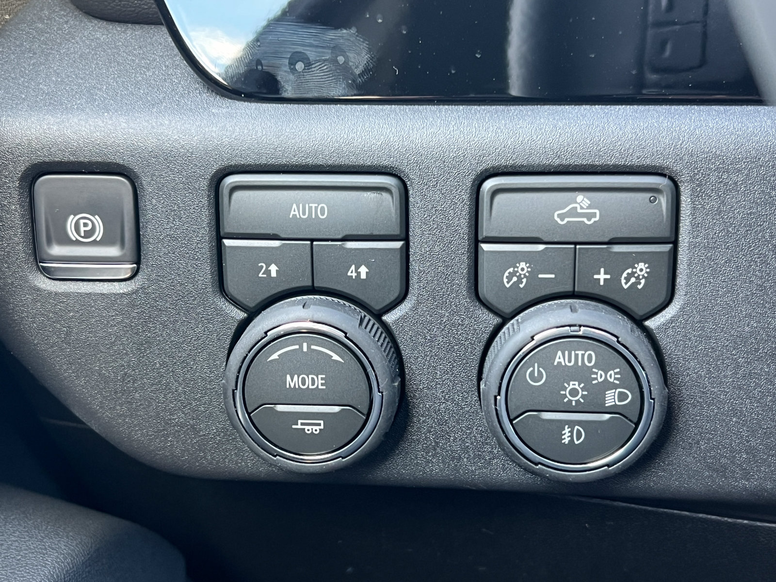 New 2026 Chevrolet Silverado 1500 RST w/ Dark Appearance Package AWD/4WD image 17