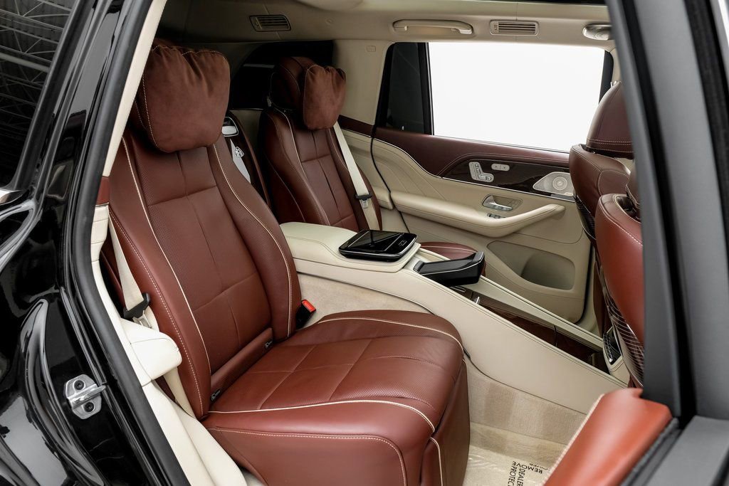 Used 2022 Mercedes-Benz Maybach GLS 600 4MATIC image 32