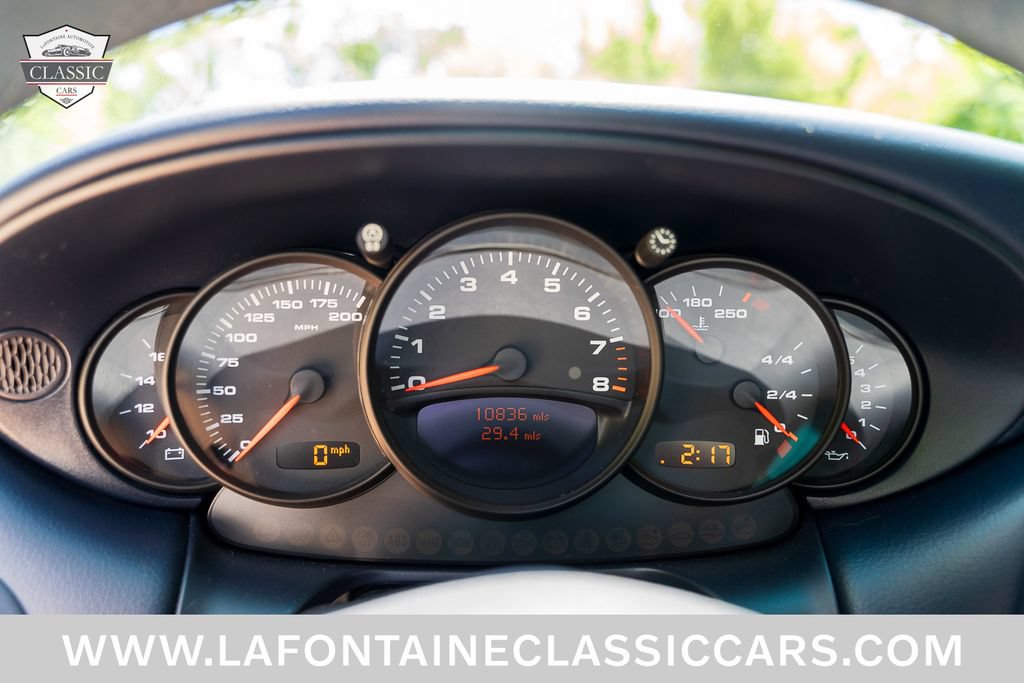 Used 2002 Porsche 911 Carrera RWD image 5
