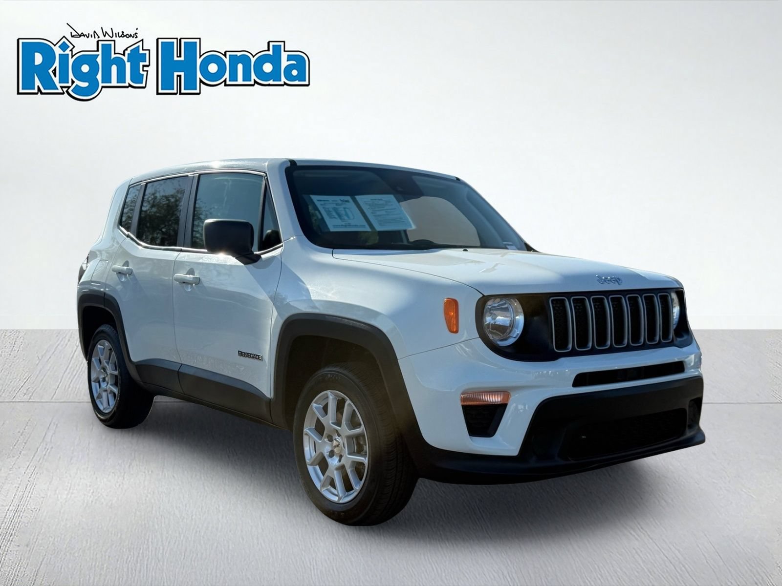 Used 2023 Jeep Renegade Latitude AWD/4WD image 10