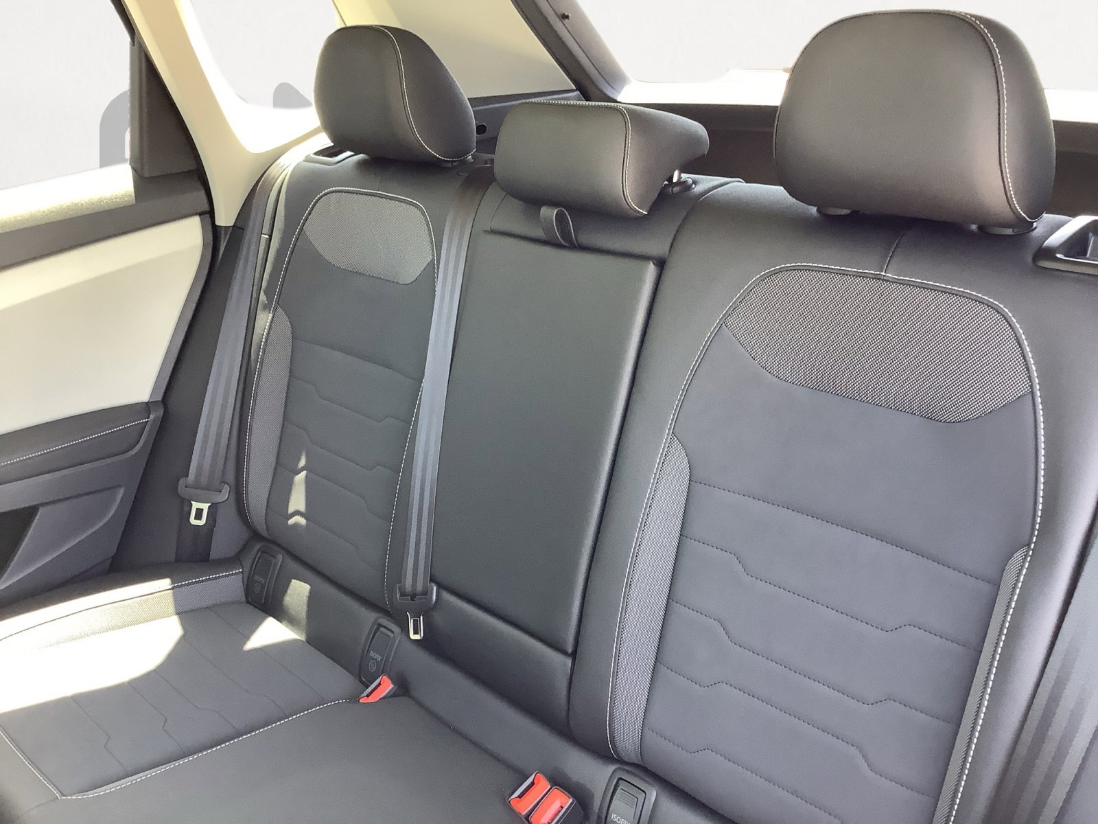 New 2026 Volkswagen Taos SE image 23