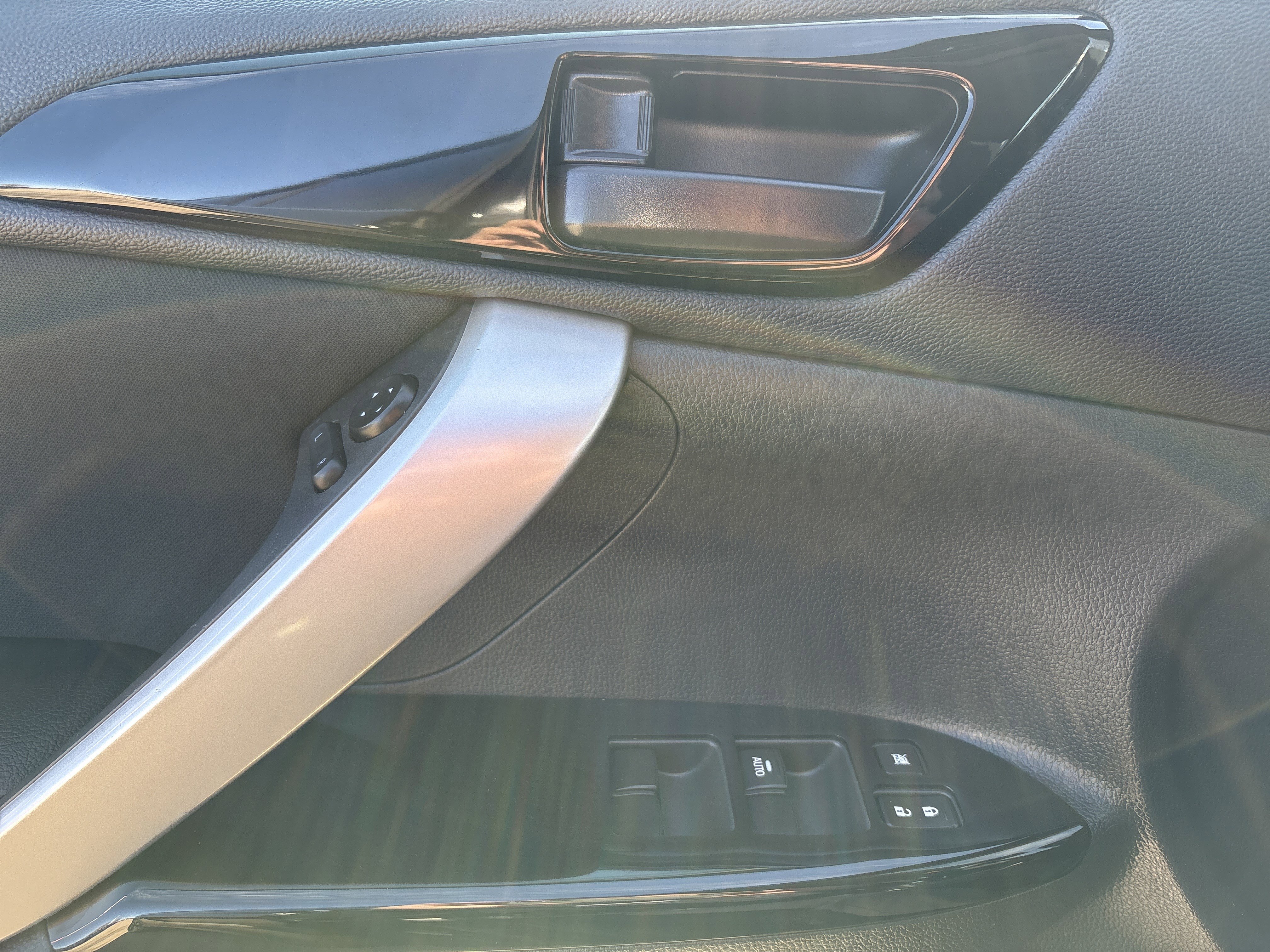 Used 2024 Mitsubishi Eclipse Cross LE image 10