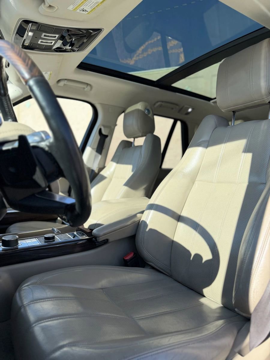 Used 2015 Land Rover Range Rover HSE image 15