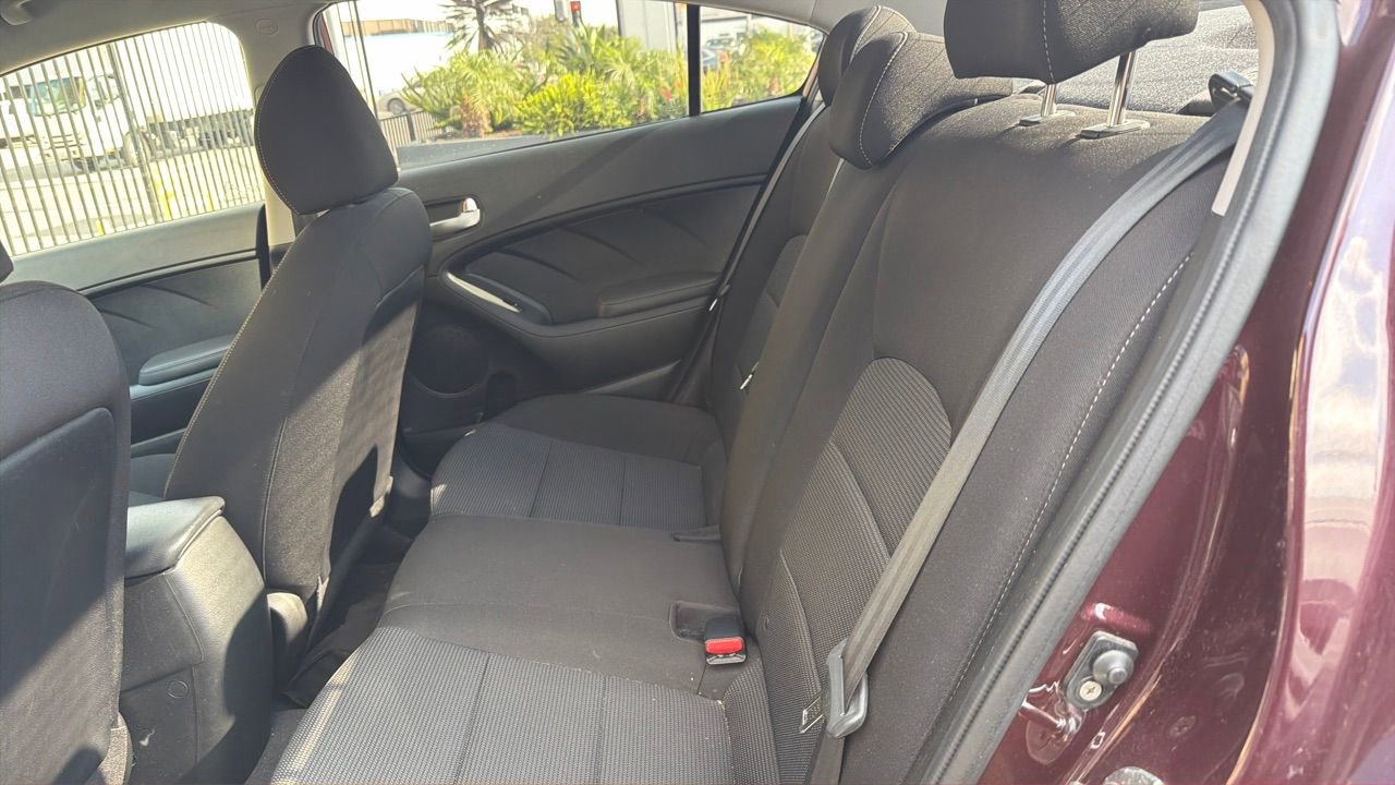 Used 2018 Kia Forte LX w/ LX Rear Camera Package image 3