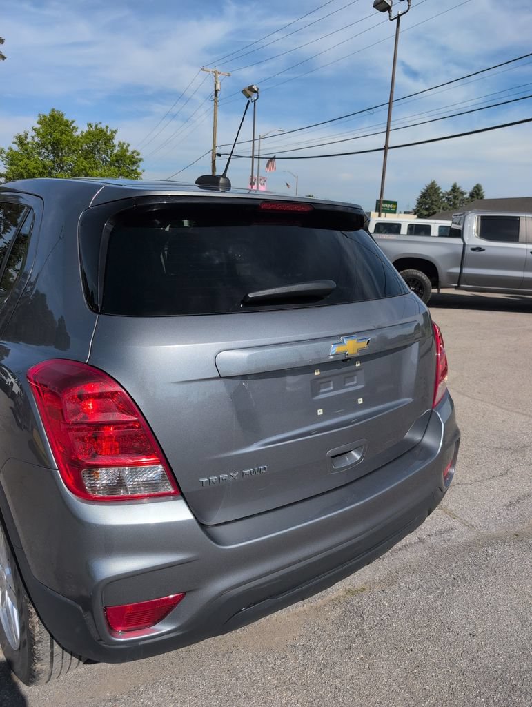 Used 2020 Chevrolet Trax LS w/ Tint and Cruise Package AWD/4WD image 17