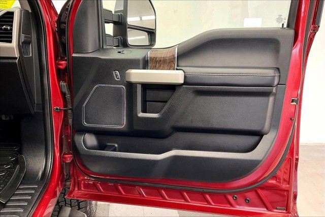 Used 2019 Ford F250 Lariat w/ Lariat Ultimate Package image 26