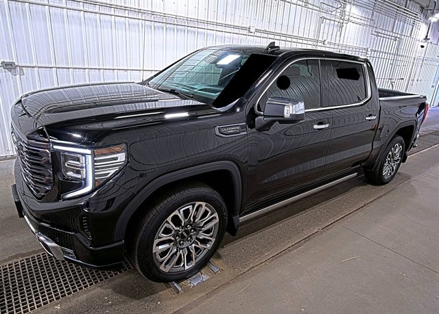 Used 2025 GMC Sierra 1500 Denali Ultimate image 1