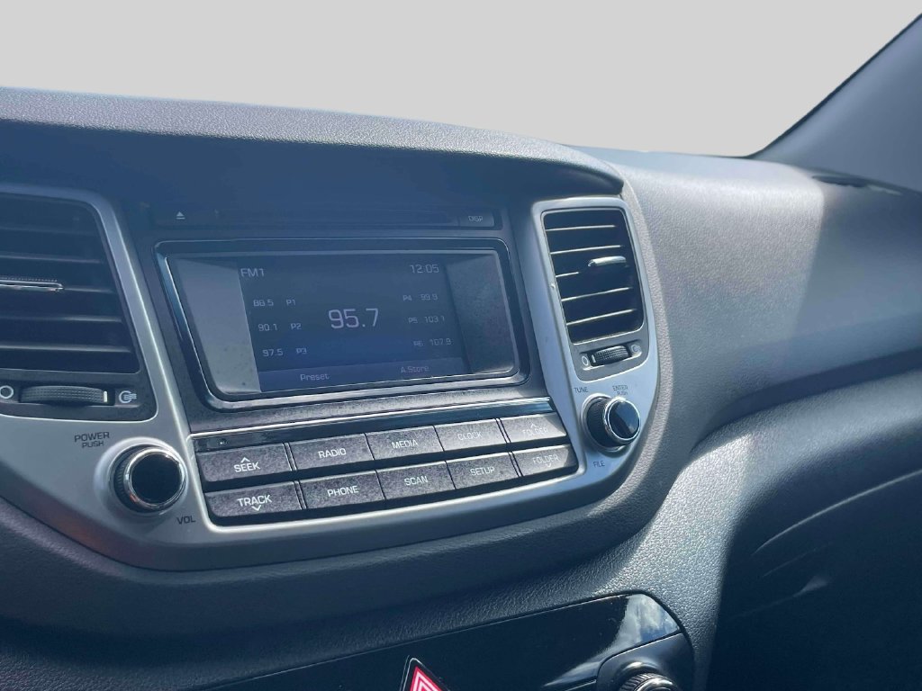 Used 2018 Hyundai Tucson SE AWD/4WD image 26