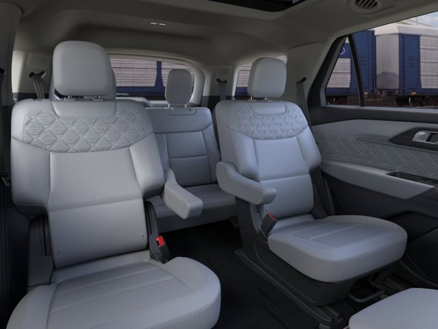 New 2026 Ford Explorer Platinum w/ LUX Leather Package AWD/4WD image 11
