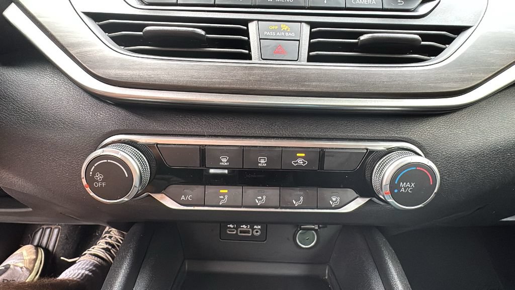 Used 2025 Nissan Altima 2.5 SV FWD image 21