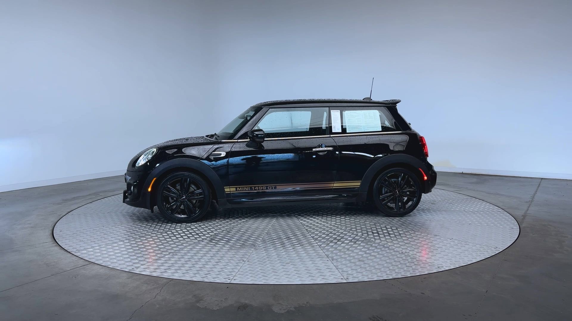 Used 2021 MINI Cooper 2-Door Hardtop FWD image 5