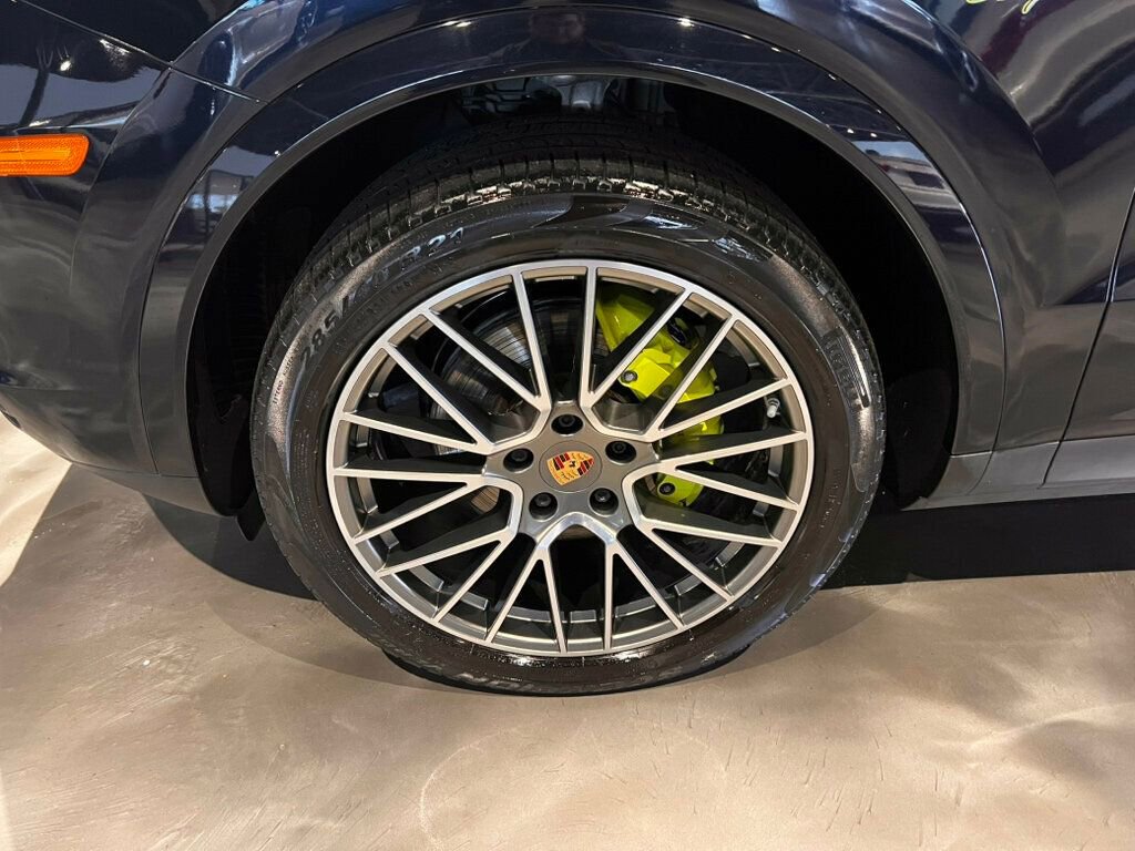 Used 2022 Porsche Cayenne E-Hybrid Coupe image 10