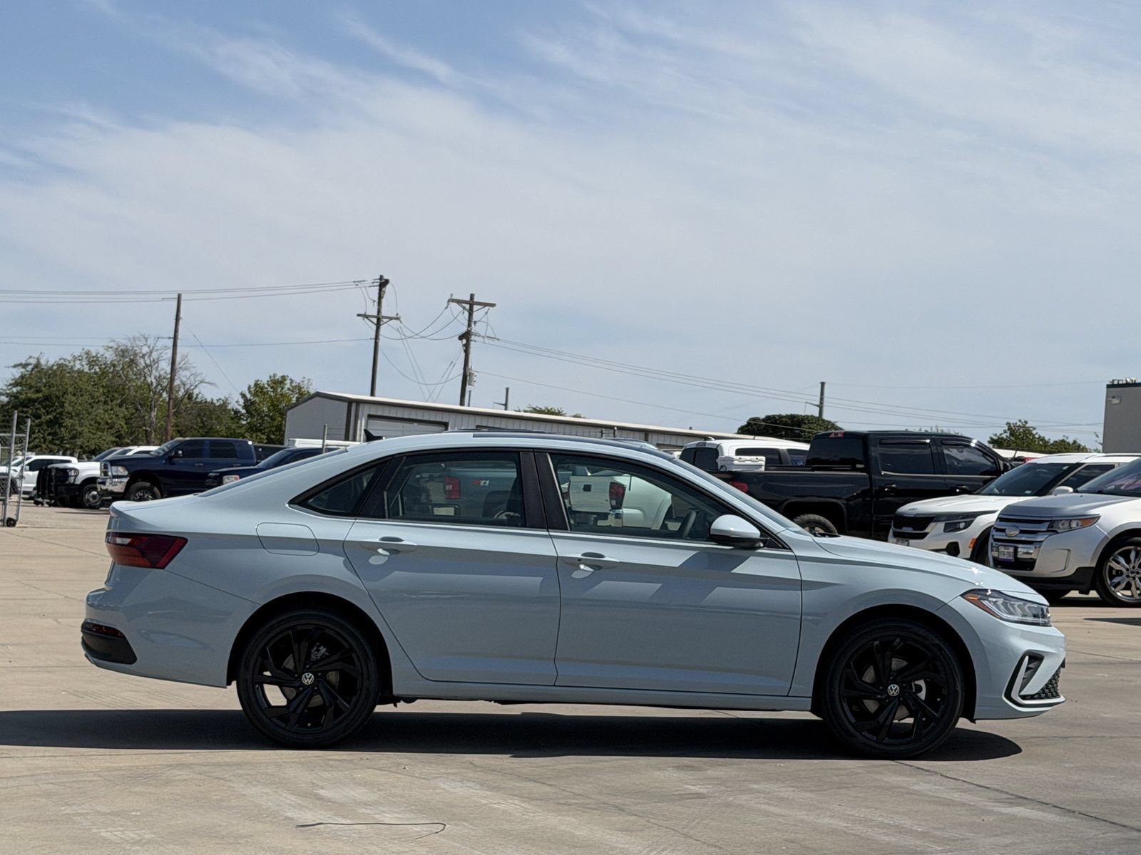 New 2026 Volkswagen Jetta SE FWD image 3
