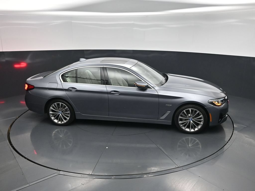 Used 2022 BMW 530e w/ Convenience Package RWD image 51