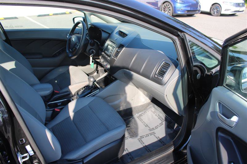Used 2017 Kia Forte LX w/ LX Popular Package FWD image 9