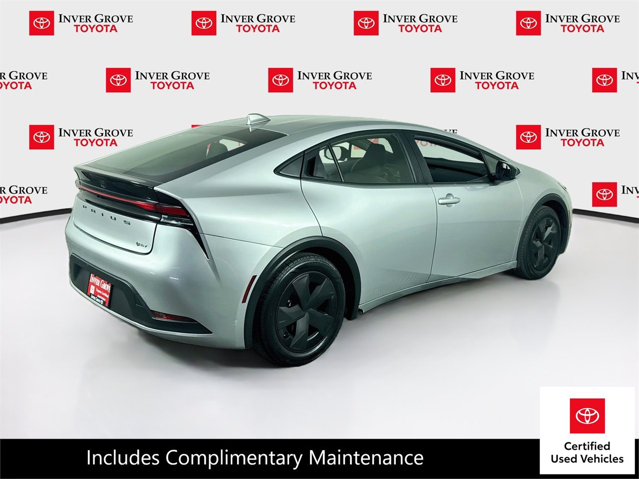 Certified 2025 Toyota Prius LE FWD image 5