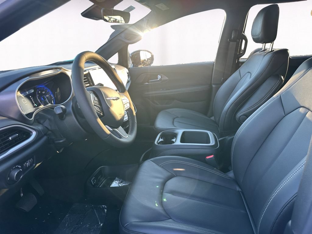 New 2026 Chrysler Voyager LX FWD image 9