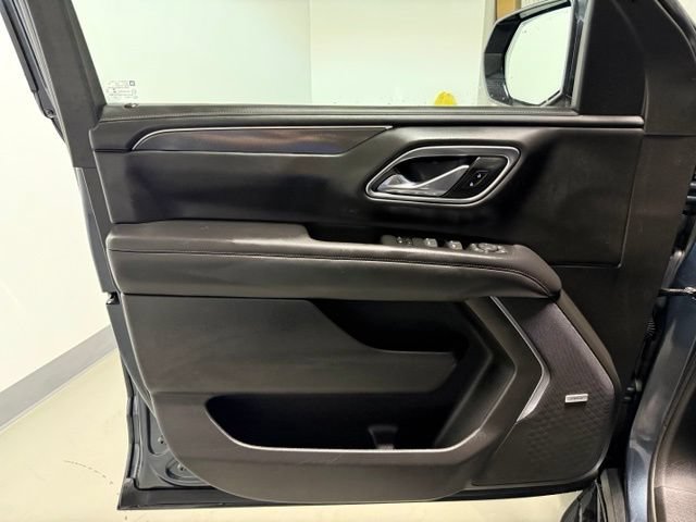 Used 2021 Chevrolet Suburban RST w/ Luxury Package AWD/4WD image 12