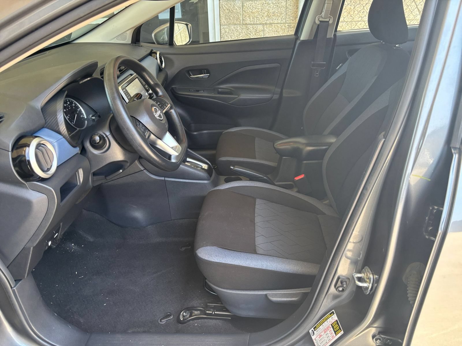 Used 2025 Nissan Versa SV FWD image 24