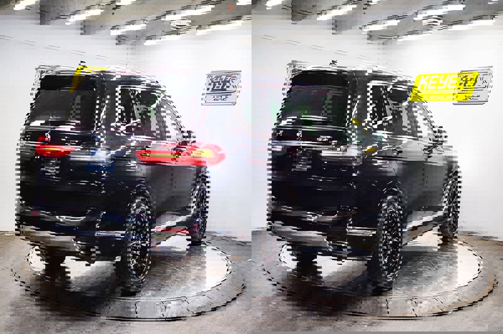 Used 2020 BMW X7 xDrive40i w/ Parking Assistance Package image 4