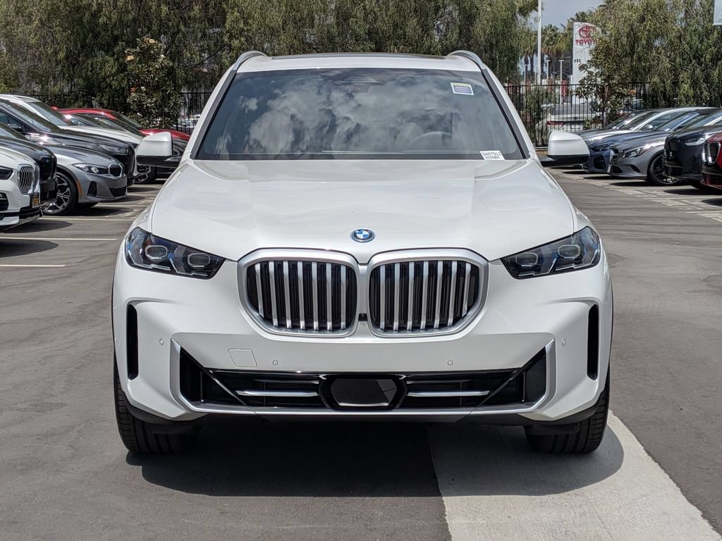 New 2026 BMW X5 xDrive50e w/ Executive Package AWD/4WD image 4