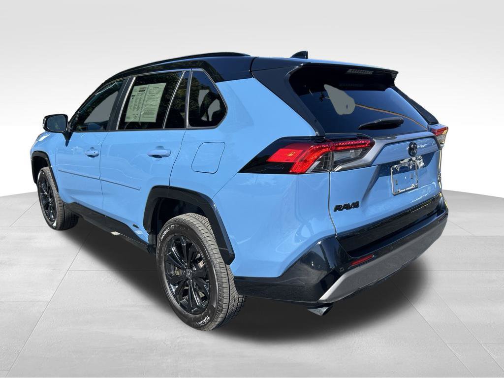 Used 2022 Toyota RAV4 XSE AWD/4WD image 3