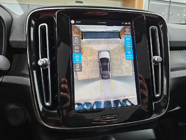 Certified 2023 Volvo C40 P8 Recharge Ultimate AWD/4WD image 30