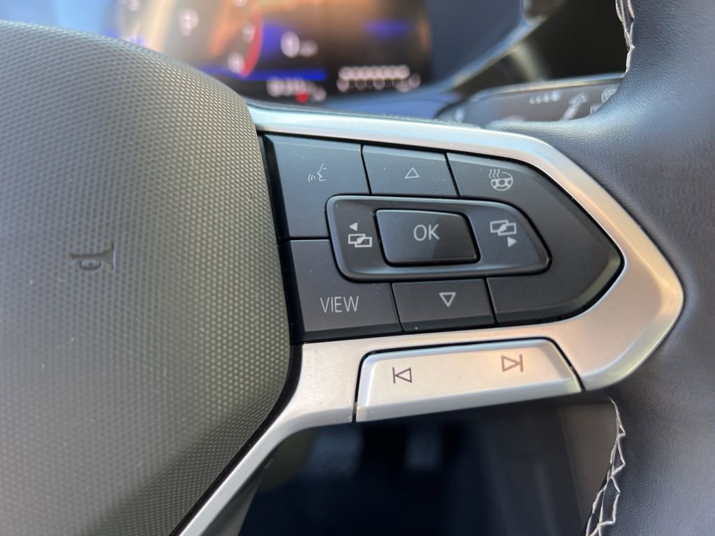 Used 2024 Volkswagen Taos SE image 14