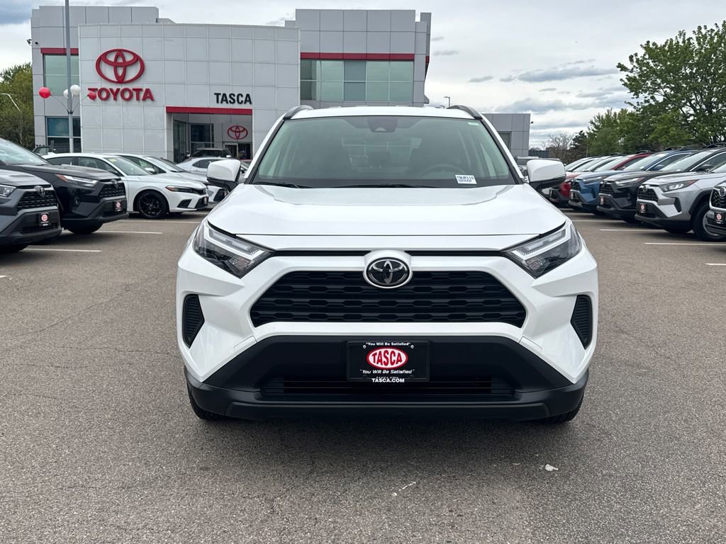 Used 2025 Toyota RAV4 XLE AWD/4WD image 2