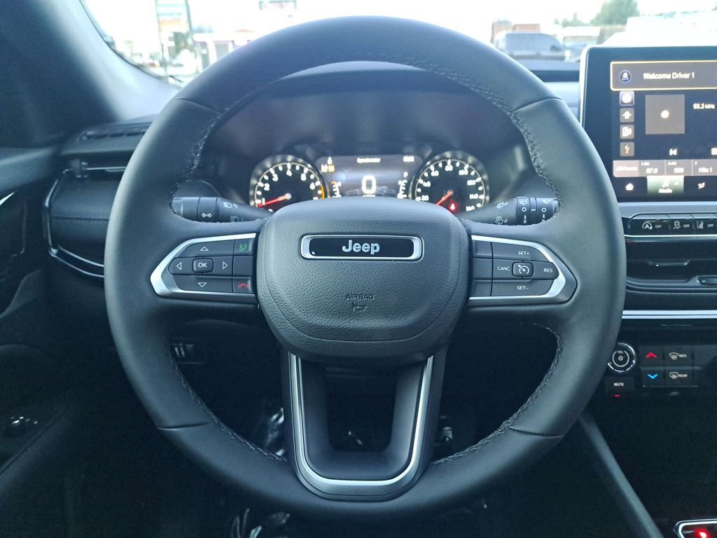 New 2026 Jeep Compass Latitude image 19