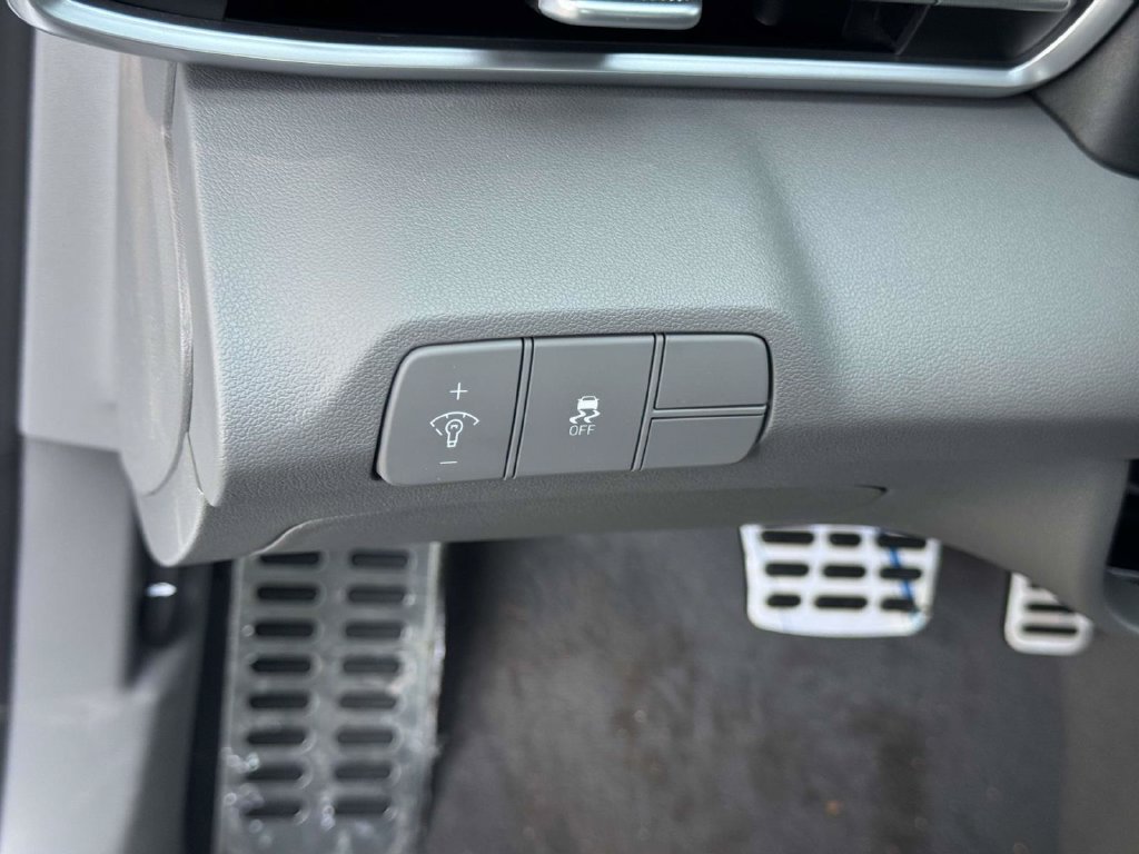 New 2026 Hyundai Elantra SEL Sport Premium FWD image 24