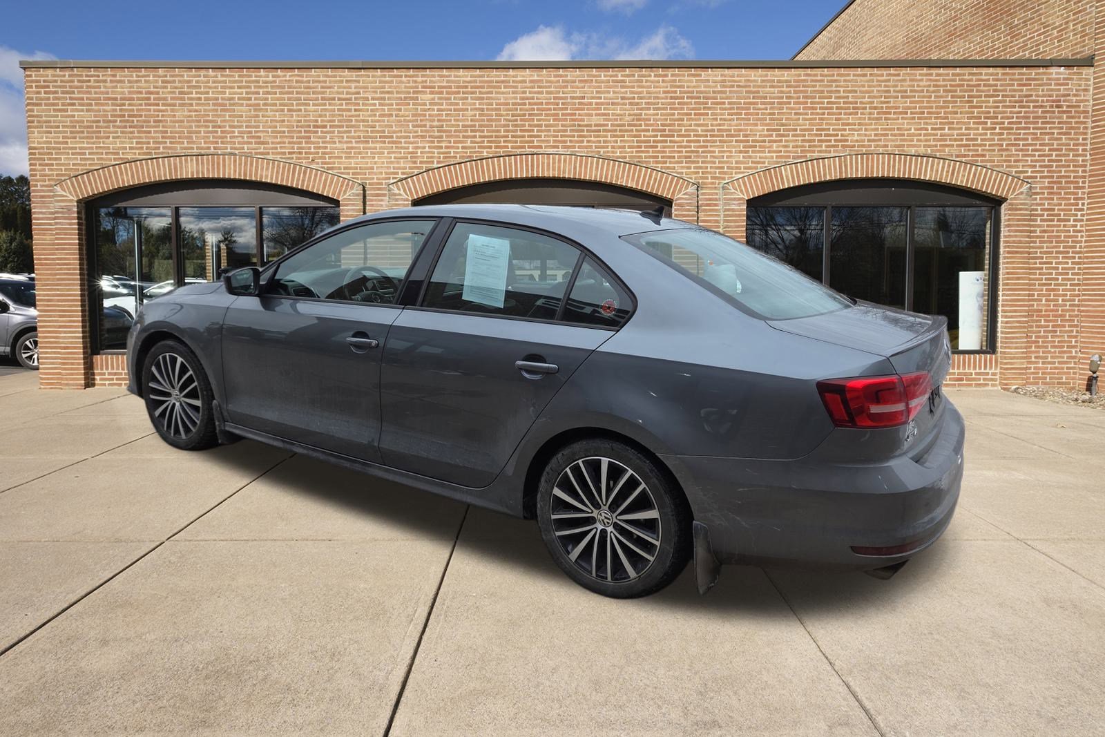 Used 2015 Volkswagen Jetta Sport image 5