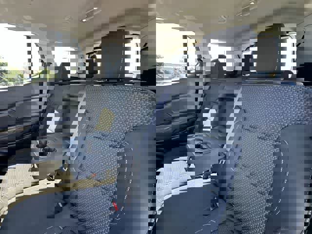 Used 2023 GMC Acadia SLE w/ Driver Convenience Package image 17