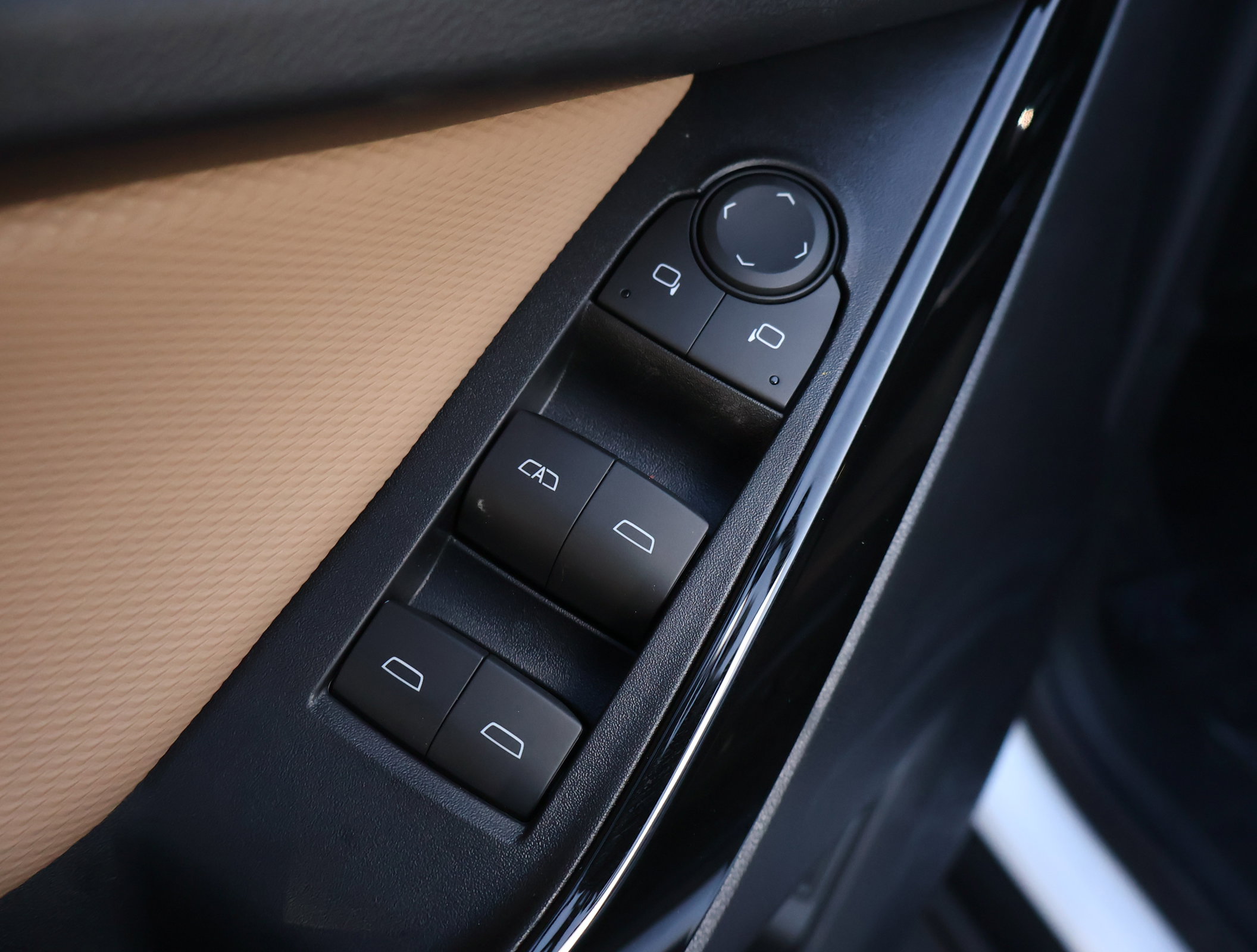 New 2026 Chevrolet Equinox ACTIV w/ Convenience Package III image 8