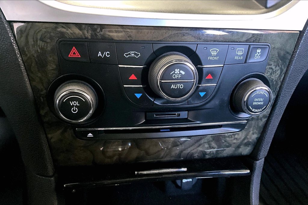 Used 2014 Chrysler 300 C w/ Beats Audio Group AWD/4WD image 15