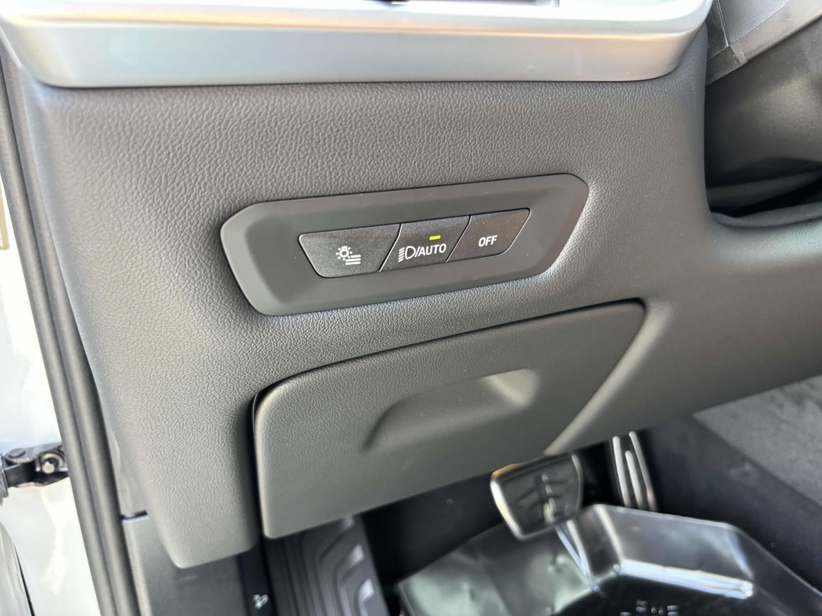 Used 2026 BMW X5 xDrive40i w/ M Sport Package image 14