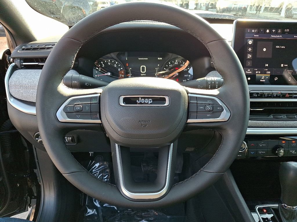 Used 2024 Jeep Compass Latitude w/ Sun and Sound Group image 19