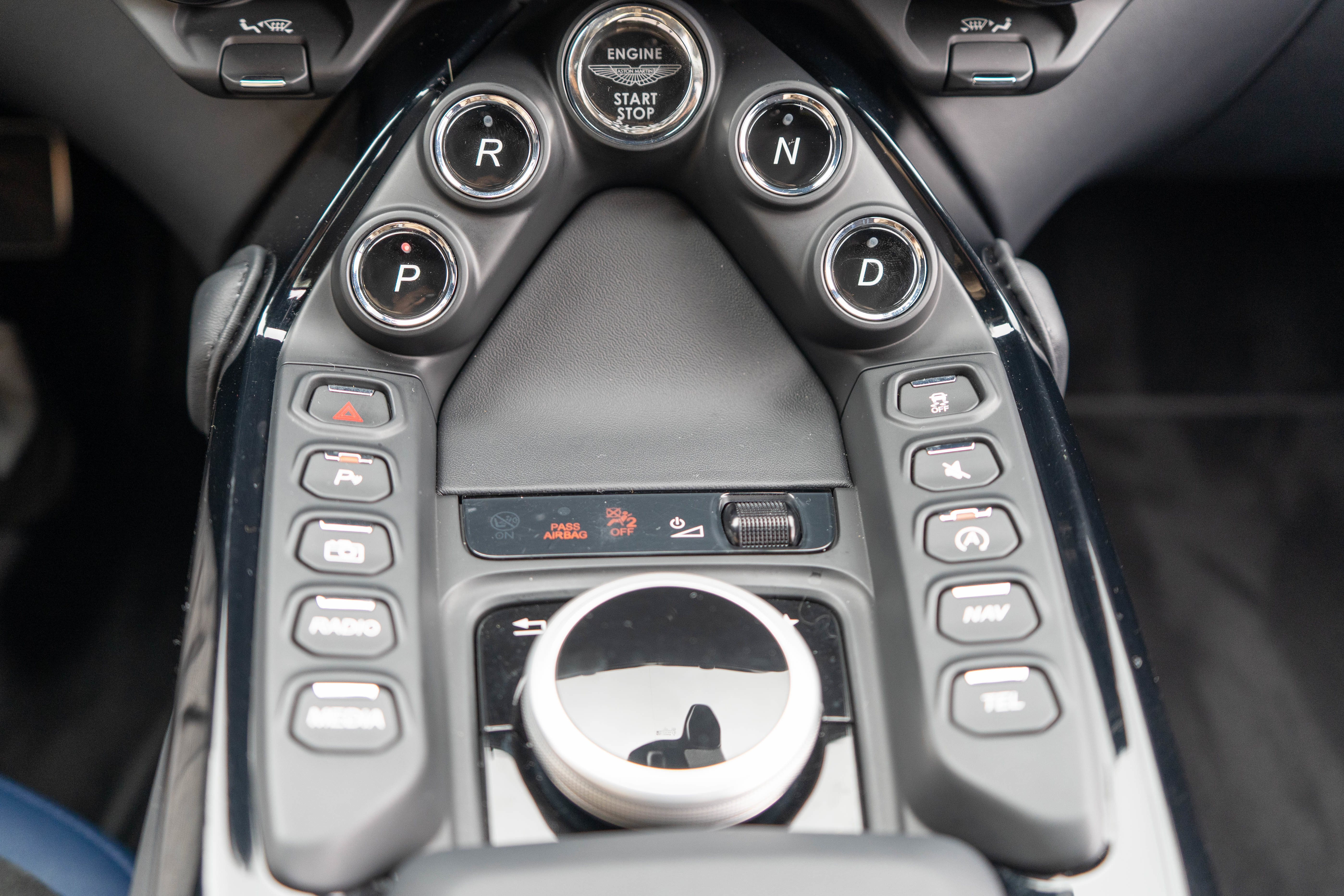 Used 2022 Aston Martin V8 Vantage image 23