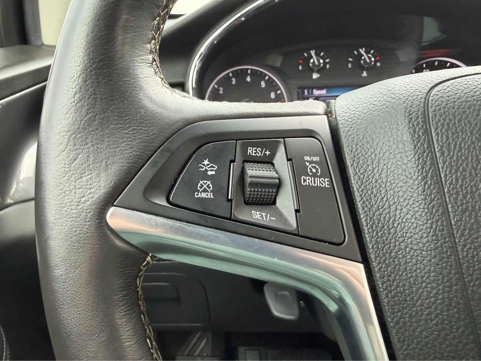Used 2019 Buick Encore Essence w/ Experience Buick Package image 26