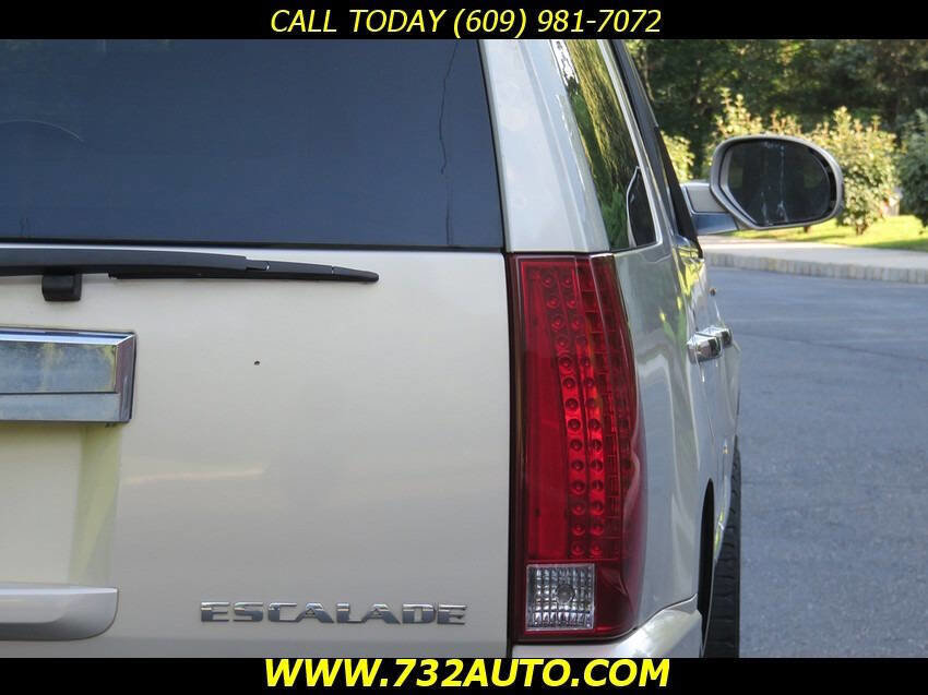 Used 2007 Cadillac Escalade AWD w/ Information Package image 20