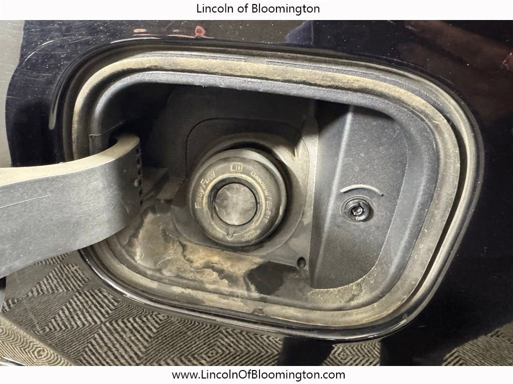 Used 2019 Lincoln Navigator L Reserve image 28