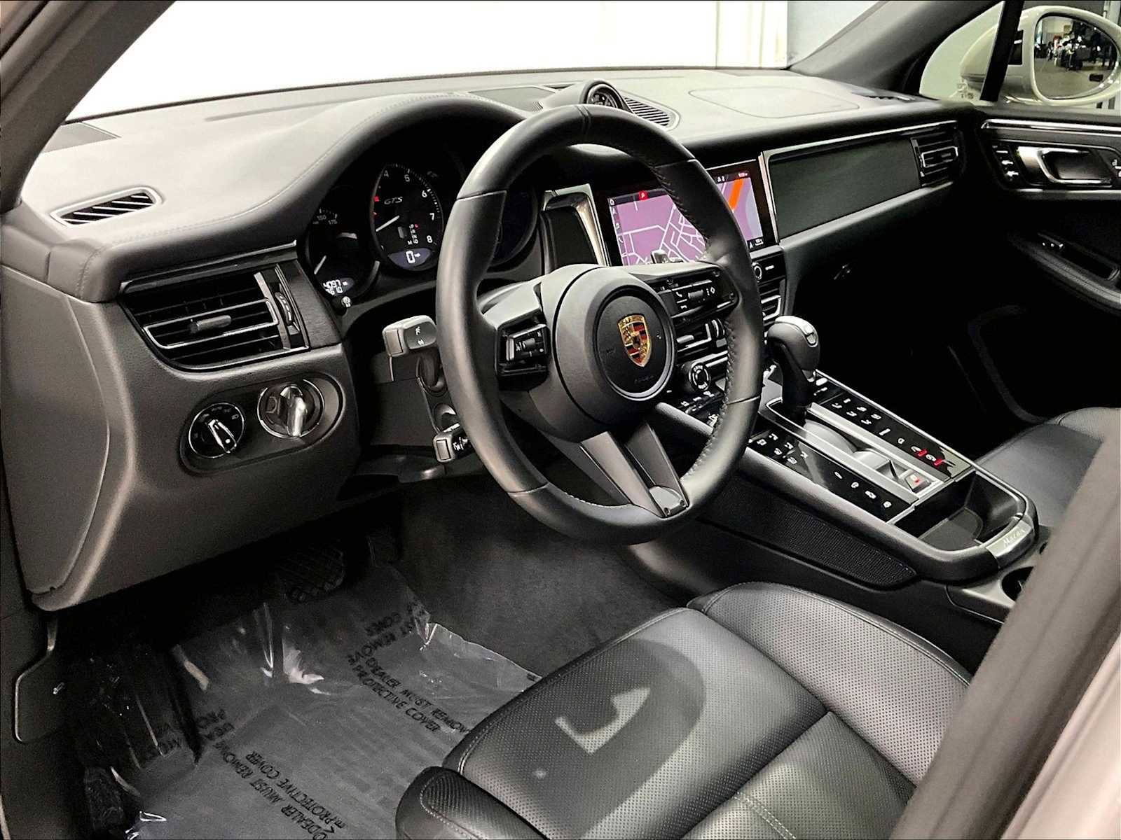 Used 2025 Porsche Macan GTS image 6