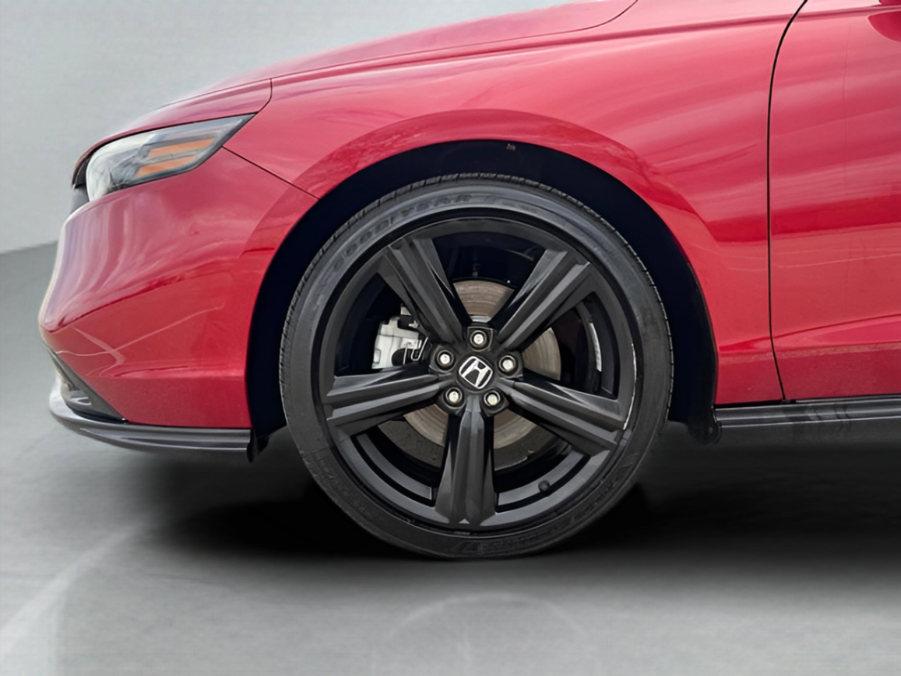 Used 2025 Honda Accord Sport image 32