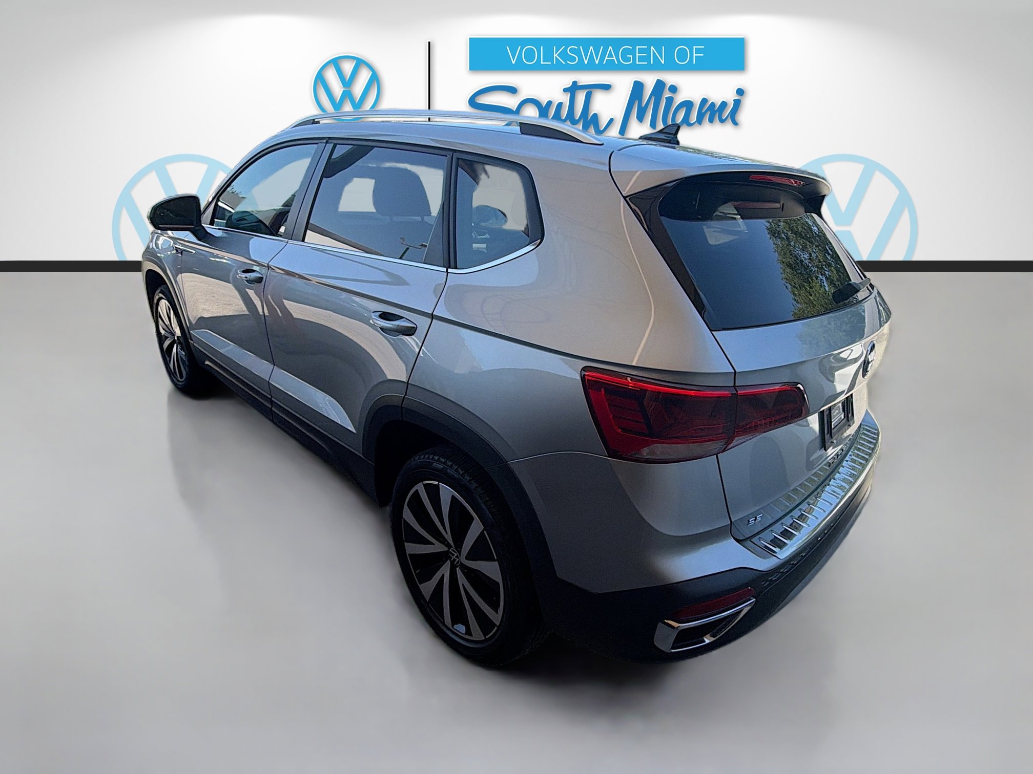Used 2022 Volkswagen Taos SE FWD image 5