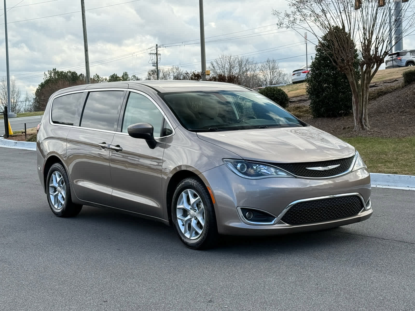 Used 2017 Chrysler Pacifica Touring Plus w/ Tire & Wheel Group image 7